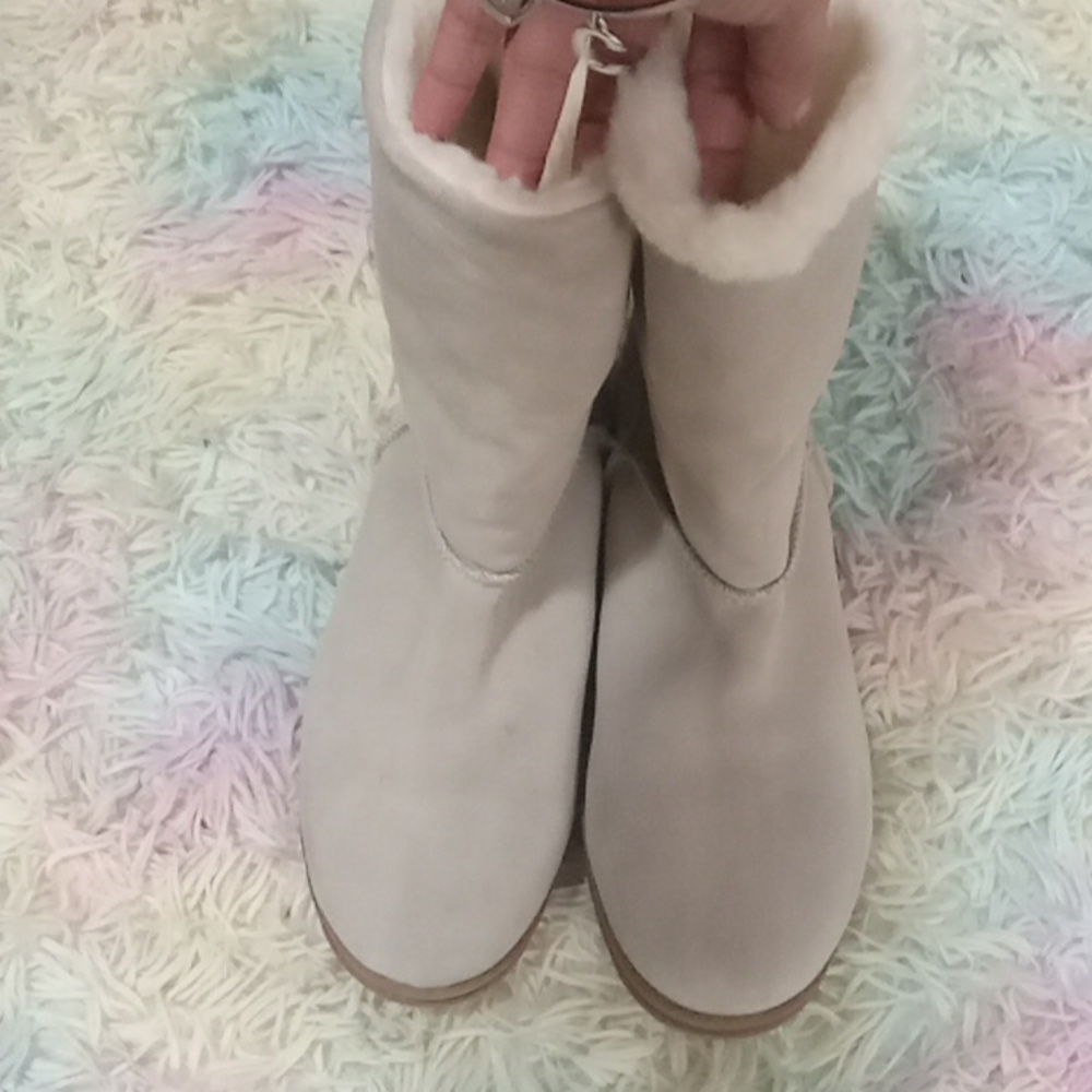MUK LUKS boots. Size: 8 1/2 Color: Grayish/Tan